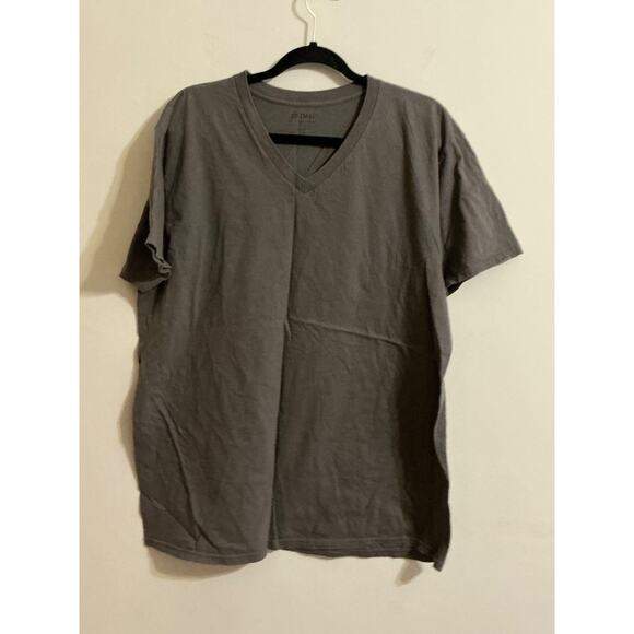 Gildan Men's Size XL (46-48)Gray Heavy Cotton Short Sleeve V-Neck T-Shirt - Picture 1 of 7
